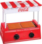 Nostalgia Coca-Cola tiene capacidad para 8 perros calientes de tamaño regular o 4 pies de largo y capacidad de 6 bollos, rodillos de acero inoxidable, perfectos para salchichas de desayuno, mocosos, taquitos, rollos de huevo